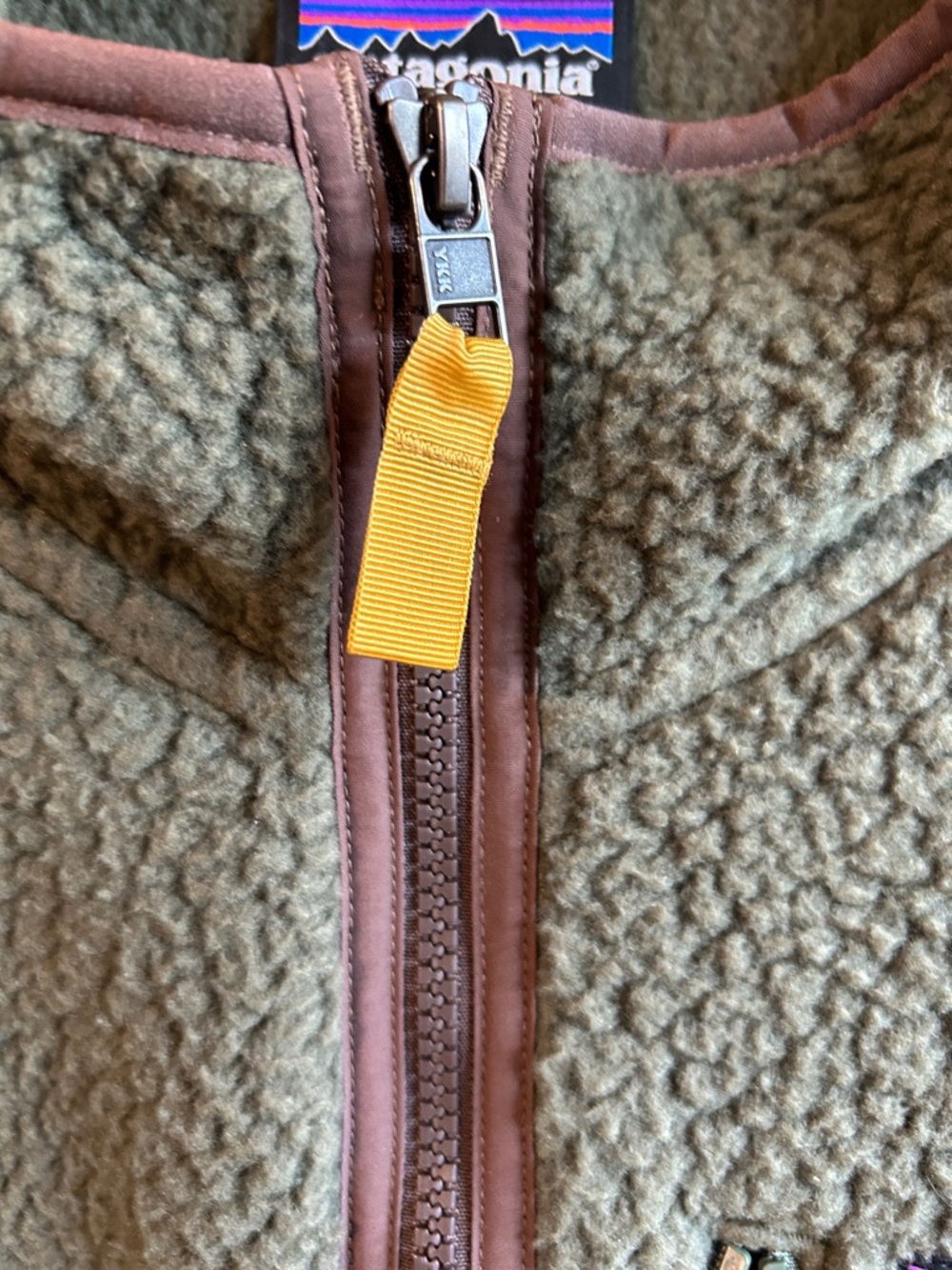 Patagonia Olive Green Sherpa Fleece Vest with Yellow Zipper Pulls  #38 - Picture 6 of 8